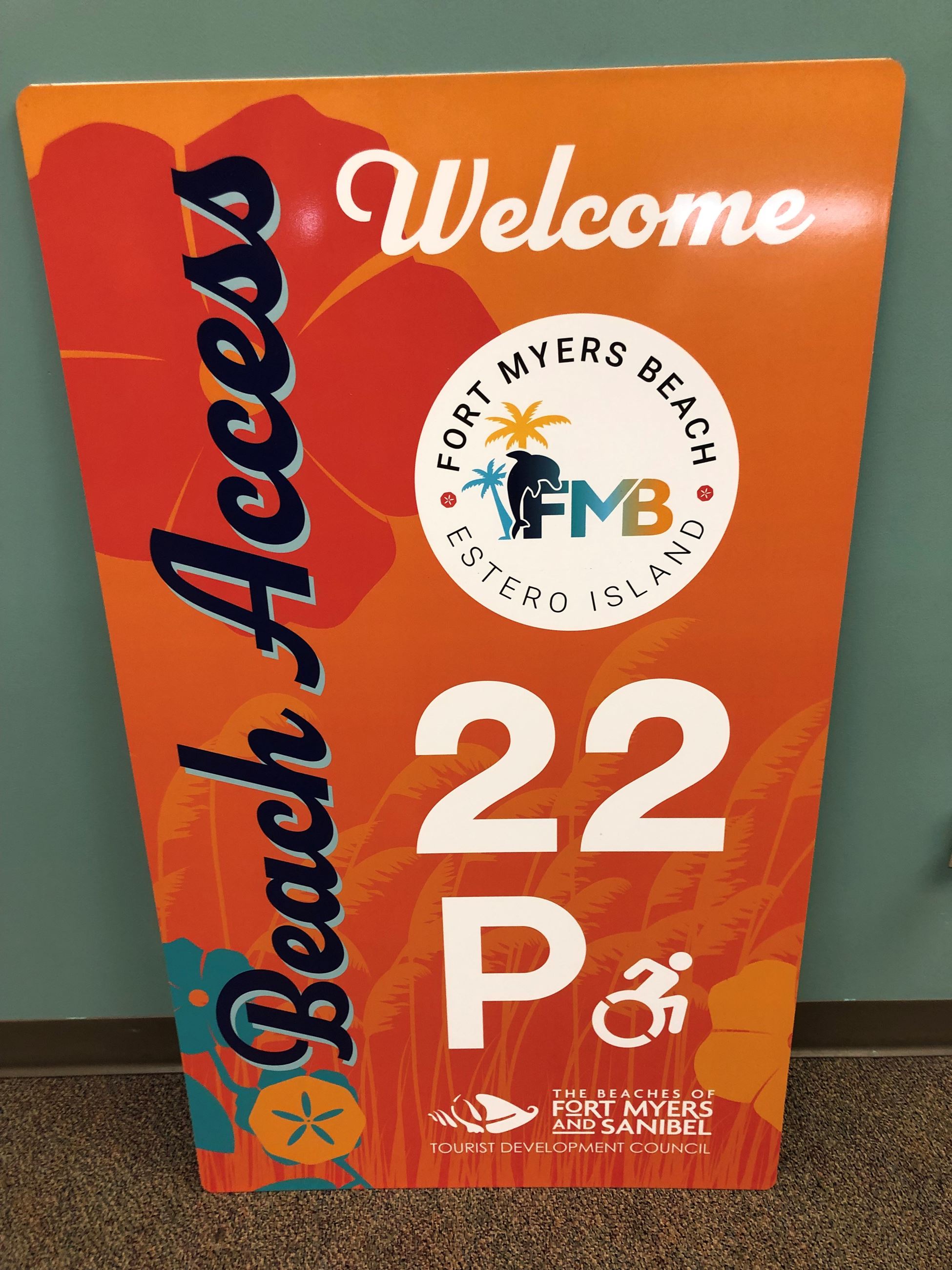 beach access estero blvd signs 8-19-21